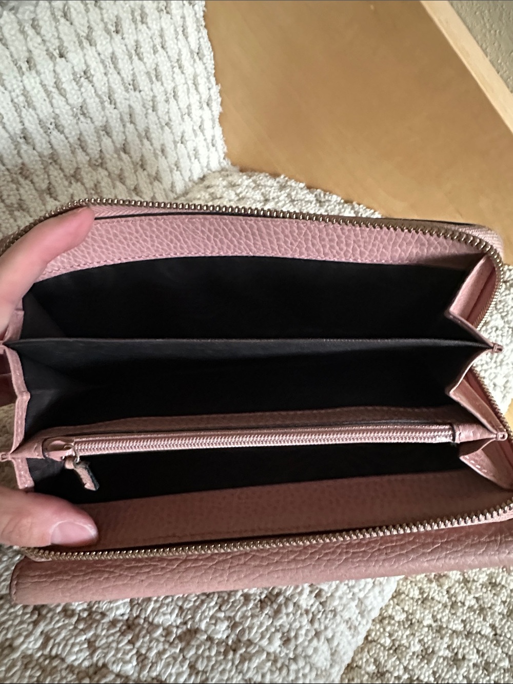Gucci Calfskin Interlocking G Continental Wallet - Picture 9 of 17